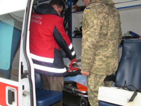 Медики швидкої навчали військових батальйону «Волинь» рятувати поранених