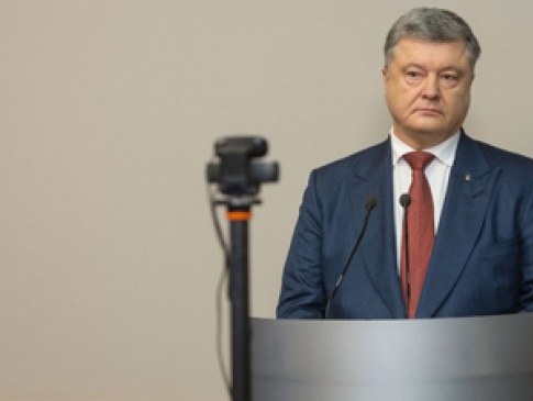 Порошенко дав свідчення у суді у справі держзради Януковича