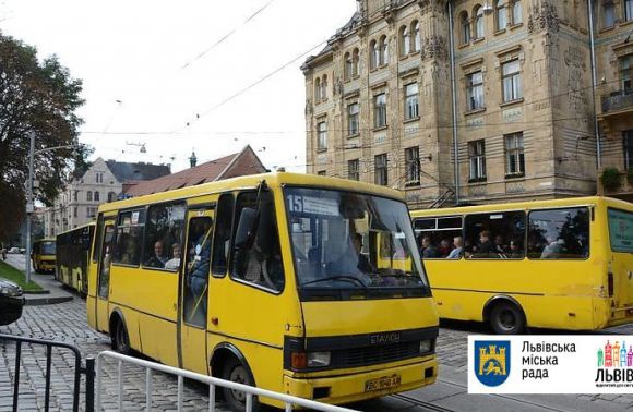 У Львові відновили роботу соціальні автобуси для студентів