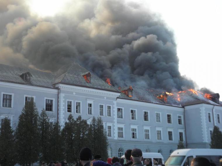 Масштабна пожежа на Львівщині. Горів оздоровчий комплекс