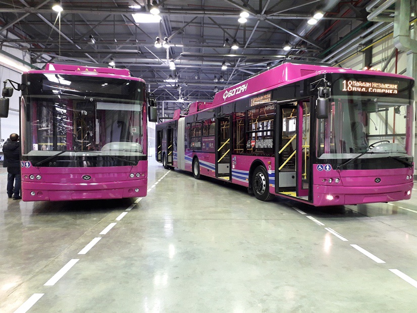 Перші 5 нових тролейбусів відправляться з Луцька до Кременчука