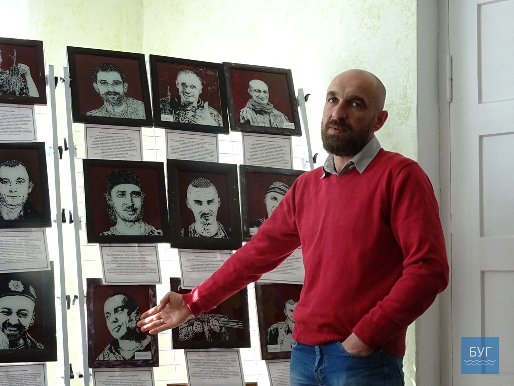 Волинський атовець презентував свої картини в Іваничах