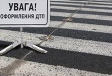 На трасі поблизу Львова автомобіль на пішохідному переході збив на смерть  жінку