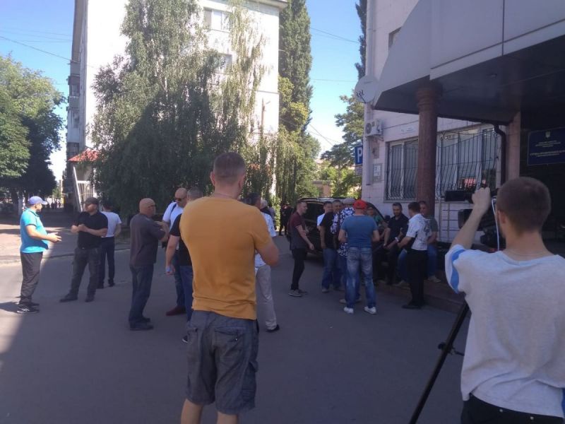 У Житомирі активісти знову зібралися під стінами Служби автомобільних доріг