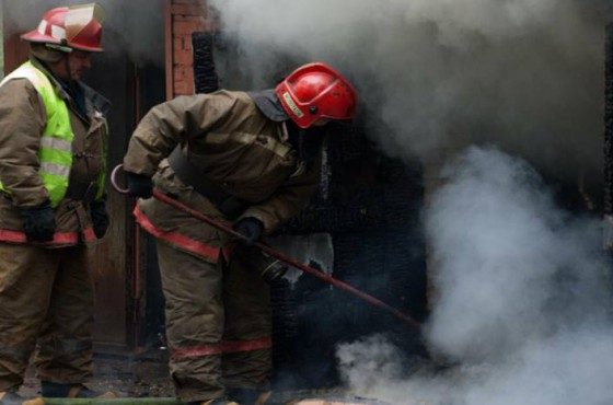 Через нічну пожежу на Рівненщині евакуйовували людей
