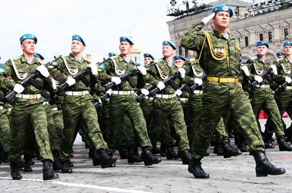 Доручення Президента: узаконити військове вітання «Слава Україні» і «Героям слава»