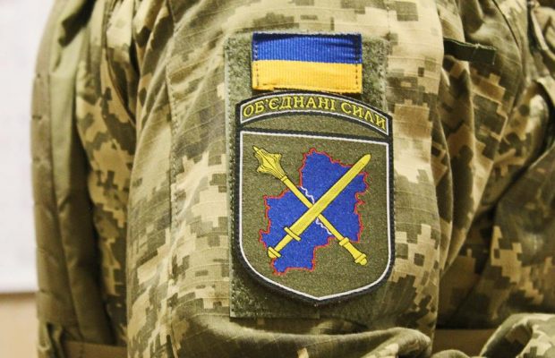 Знову втрати на Сході: загинув український  військовий