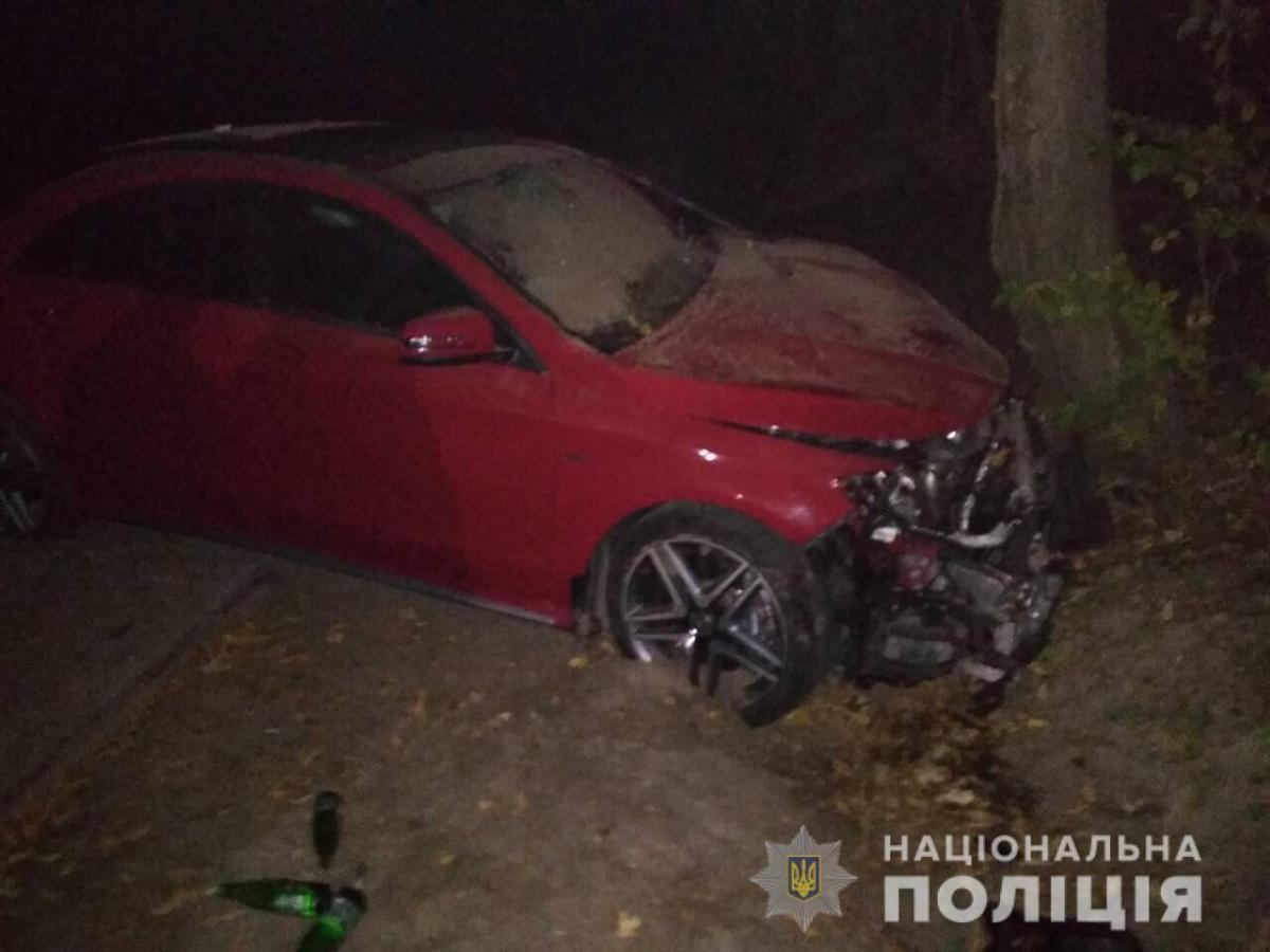 На Львівщині розбилося авто з 