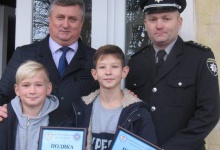 Поліцейські подякували володимир-волинським  гімназистам,які допомогли упіймати злочинця