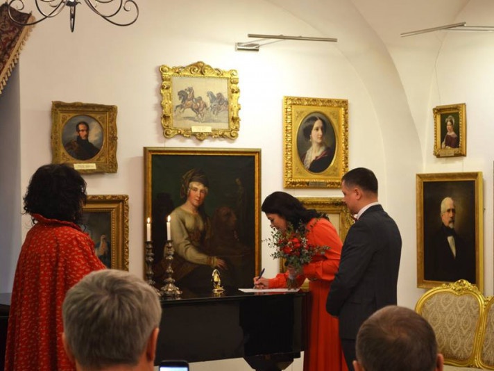 У Луцьку вперше зареєстрували шлюб в… музеї