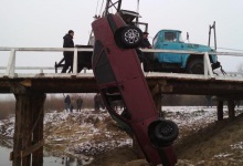 Через нетверезого водія авто злетіло у річку. Пасажири загинули