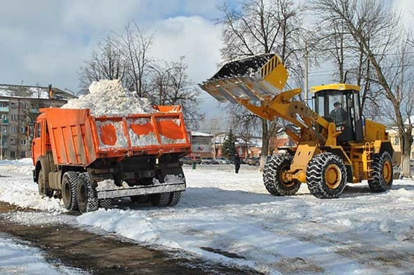 Луцьким  комунальникам не вистачає техніки і грошей у боротьбі зі снігом