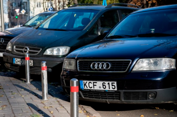 В Україні спростили процедуру продажу розмитнених авто
