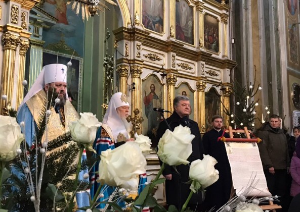 Сьогодні на Волині перебували Президент України Петро Порошенко і почесний патріарх Православної церкви України Філарет