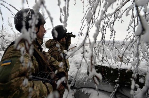 Доба на Донбасі:  поранено двох українських бійців