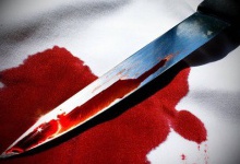 Жінка з ножем напала на співмешканця