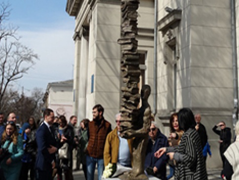 В Одесі відкрили пам’ятник читачеві