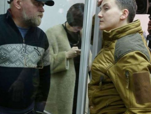 Суд випустив з-під варти Надію Савченко та Володимира Рубана