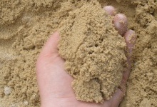 На Рівненщині дитину на смерть засипало піском