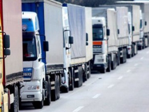 В Україні через спеку обмежили рух вантажівок