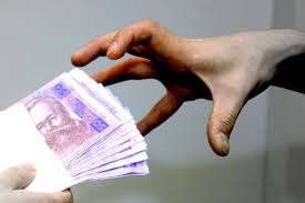 У Луцьку засудили студента за вимагання грошей та липові посвідчення