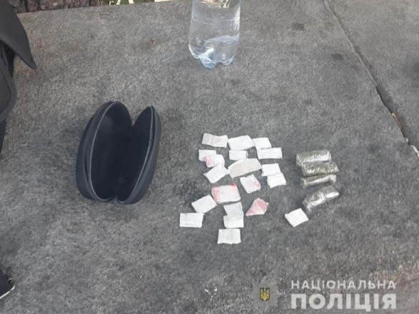 У Києві фельдшер намагався пронести в СІЗО наркотики