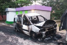 Вночі у Рівному згоріли два автомобілі