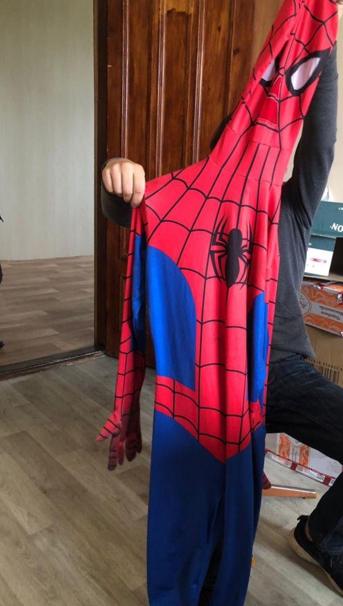 На Київщині хлопець одягнув костюм людини-павука і вбив сусіда