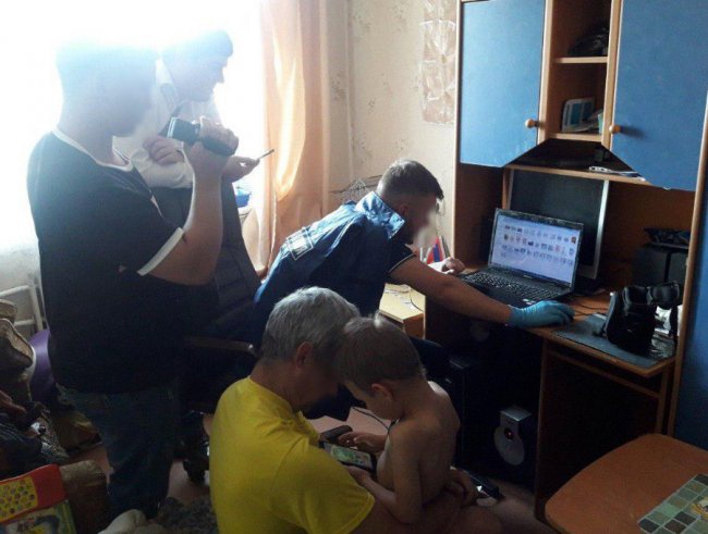 На Київщині чоловік знімав у порно своїх дітей