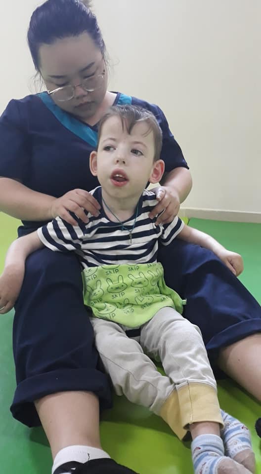 Китайським лікарям вдалося розбудити мозок 4-річного хлопчика з Волині