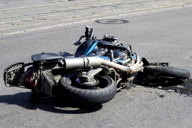 15-річний волинянин на мотоциклі влетів у легковик: є постраждалі