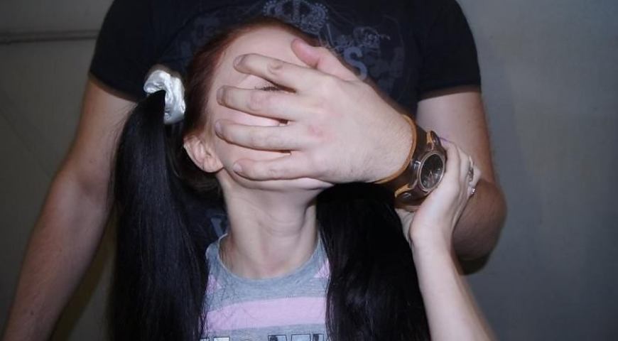 На Вінничині батько зґвалтував 12-річну дитину