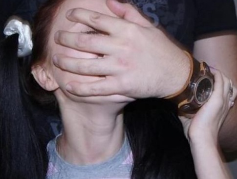 На Вінничині батько зґвалтував 12-річну дитину
