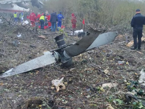 Біля Львова впав військовий літак: є загиблі