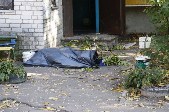 У Києві з 8 поверху випала 70-річна жінка