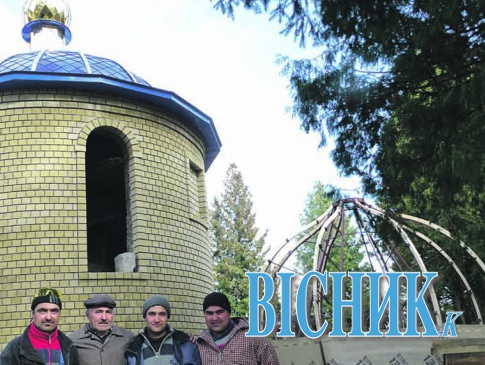 Тернополянин змайстрував 30 куполів для церков Волині