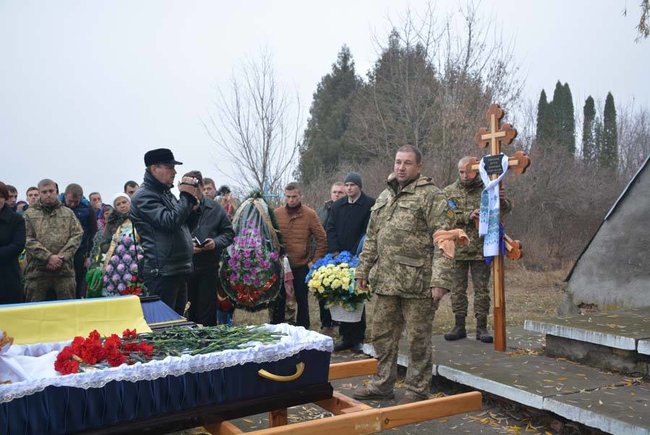 На Київщині поховали загиблого воїна волинської бригади