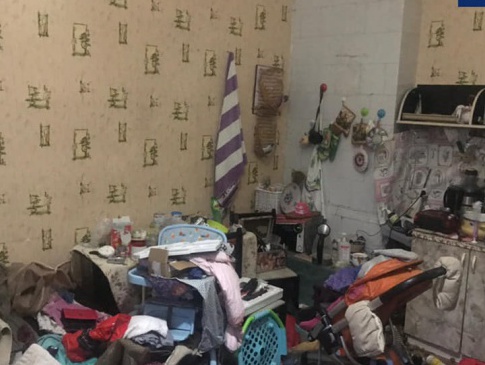 В Одесі матір-наркоманка лишила однорічну дитину саму в квартирі