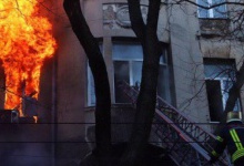 У Одесі горить коледж: багато постраждалих