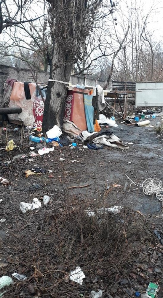 У Одесі на сміттєзвалищі жила 4-річна дівчинка