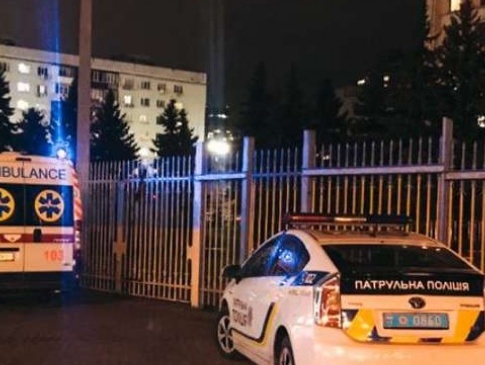 У будівлі ЦВК в Києві застрелився військовий