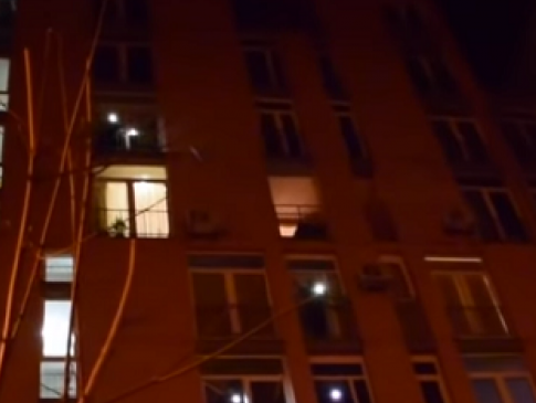 Ізольовані кияни приєднались до світового флешмобу і заспівали гімн України у себе на балконах