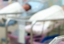 Від хворої на коронавірус породіллі з Київщини немовля забрали у іншу лікарню