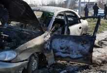 У Чернівцях п’яний водій збив на смерть жінку, а потім спалив своє авто