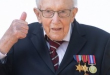 100-літній ветеран з Англії зібрав мільйони для лікарів