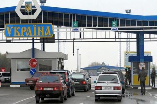 В Україну дозволили в’їзд іноземцям
