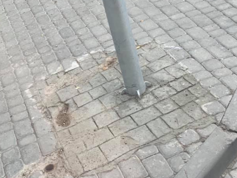 У Львові комунальники намалювали на бетоні бруківку, щоб не класти її