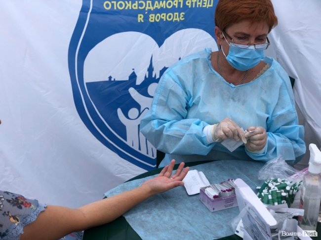 У Луцьку безкоштовно тестують на вірусні гепатити та ВІЛ