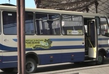 Поліція зупиняє автобуси, які їдуть через Луцьк