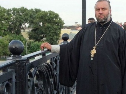 «Пропутінського» священника з Волині внесли в базу «Миротворця»